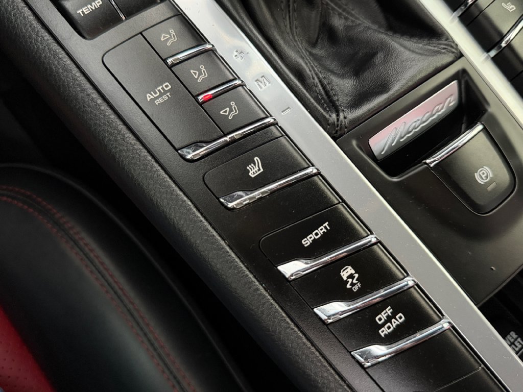 Used 2021 Porsche Macan S AWD/4WD image 22