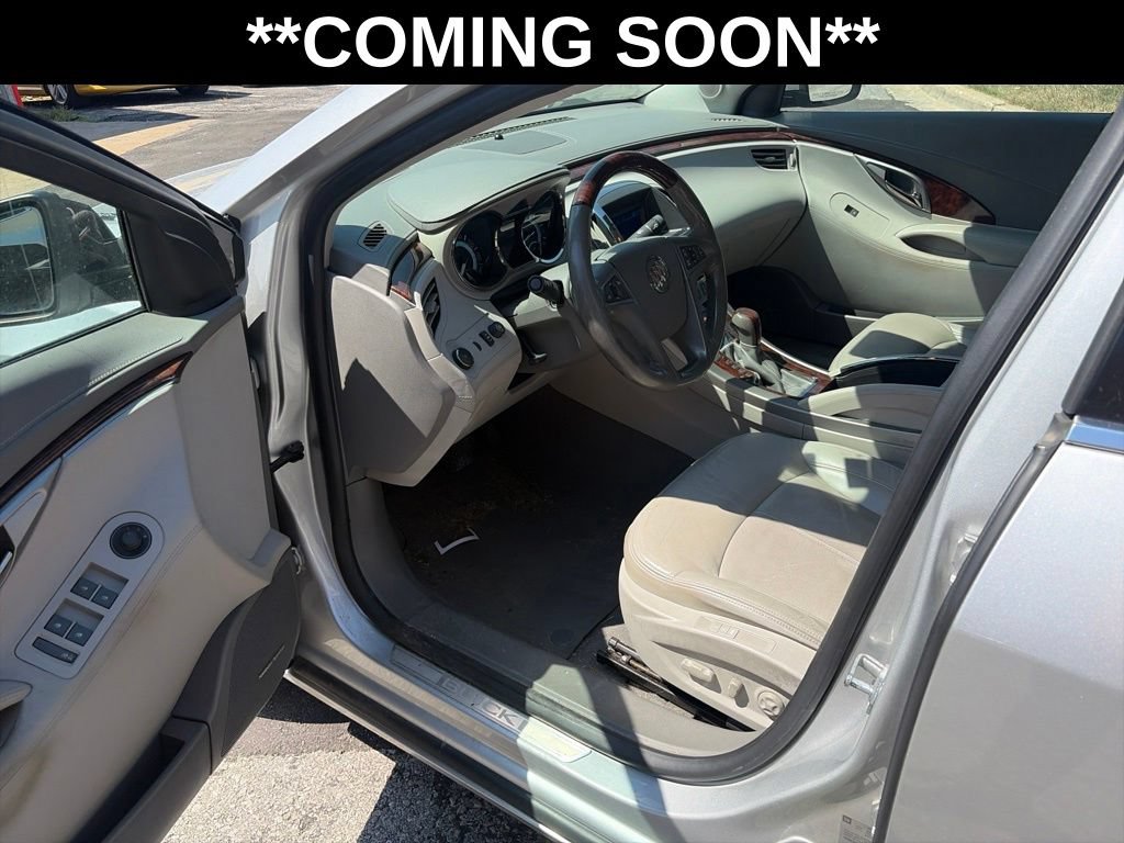 Used 2011 Buick LaCrosse CXS w/ Driver Confidence Package FWD image 8