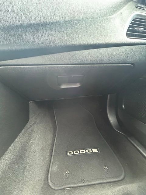 Used 2013 Dodge Avenger SE w/ Blacktop Pkg FWD image 17