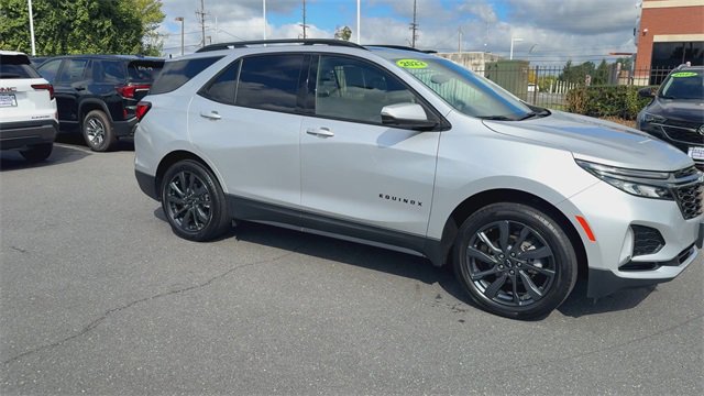 Certified 2022 Chevrolet Equinox RS w/ RS Leather Package image 2