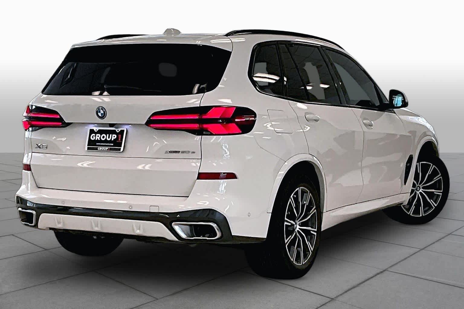 Used 2024 BMW X5 xDrive50e w/ M Sport Package AWD/4WD image 12