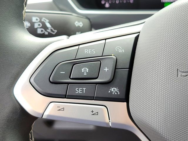 Certified 2024 Volkswagen Tiguan SE FWD image 27