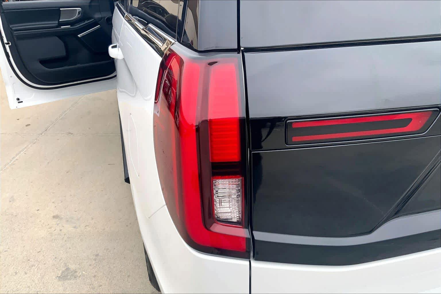 Used 2025 Ford Expedition Platinum AWD/4WD image 28