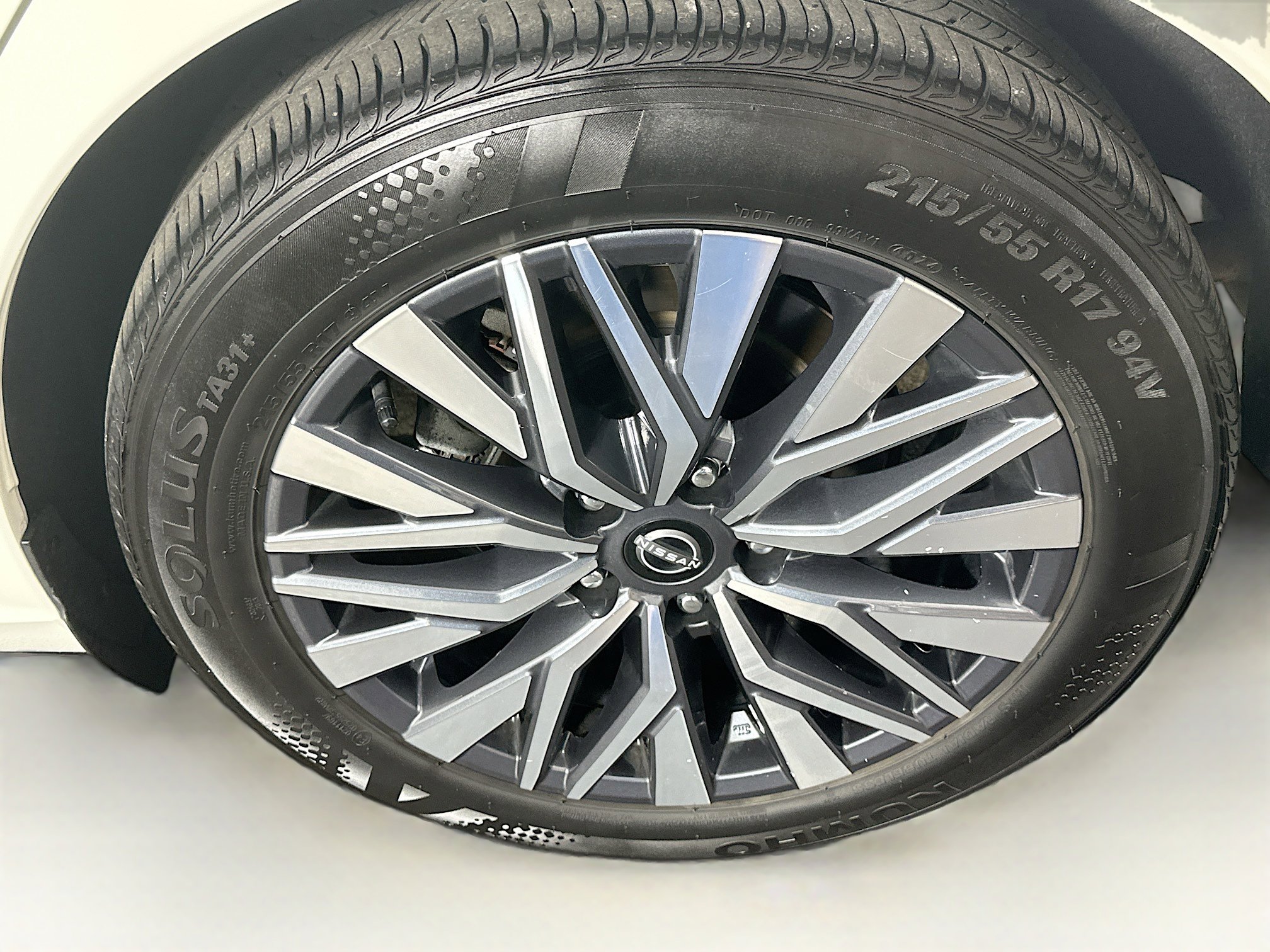 Used 2025 Nissan Altima 2.5 SV image 11