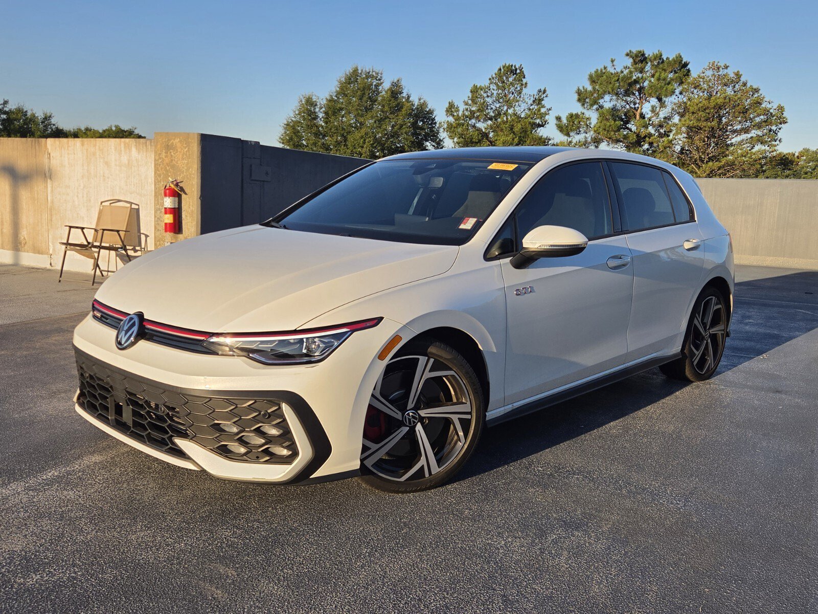 Used 2025 Volkswagen GTI SE FWD image 1