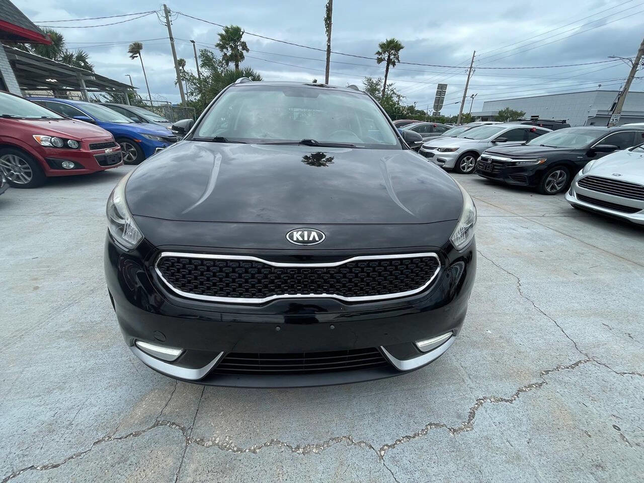 Used 2017 Kia Niro Touring FWD image 1