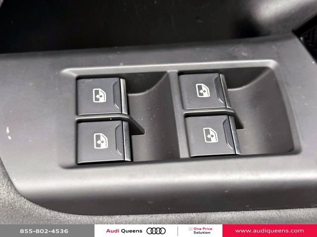 Used 2025 Audi S6 e-tron Premium Plus w/ Premium Plus AWD/4WD image 19