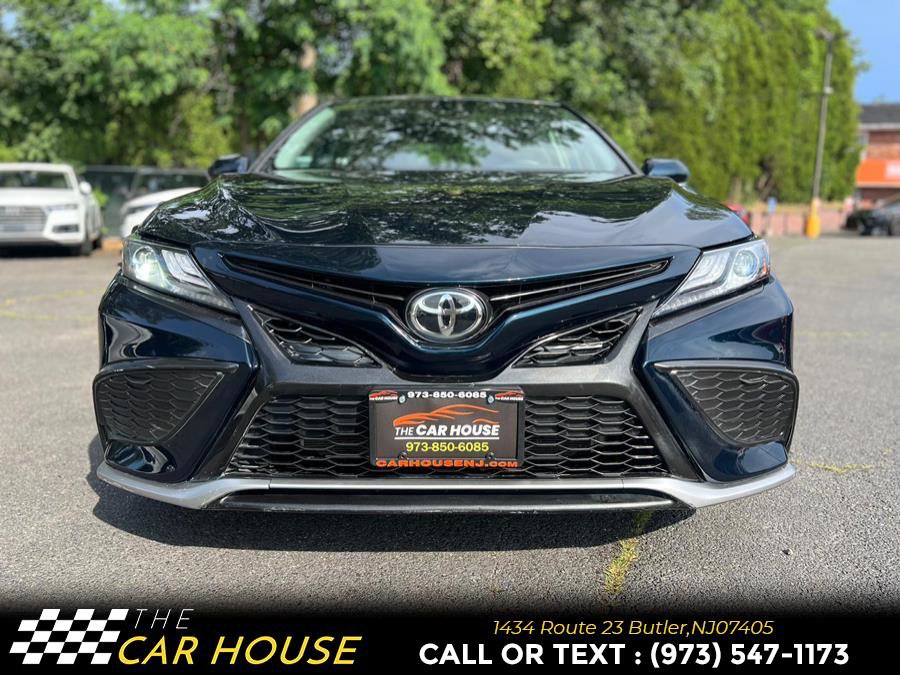 Used 2021 Toyota Camry XSE image 3