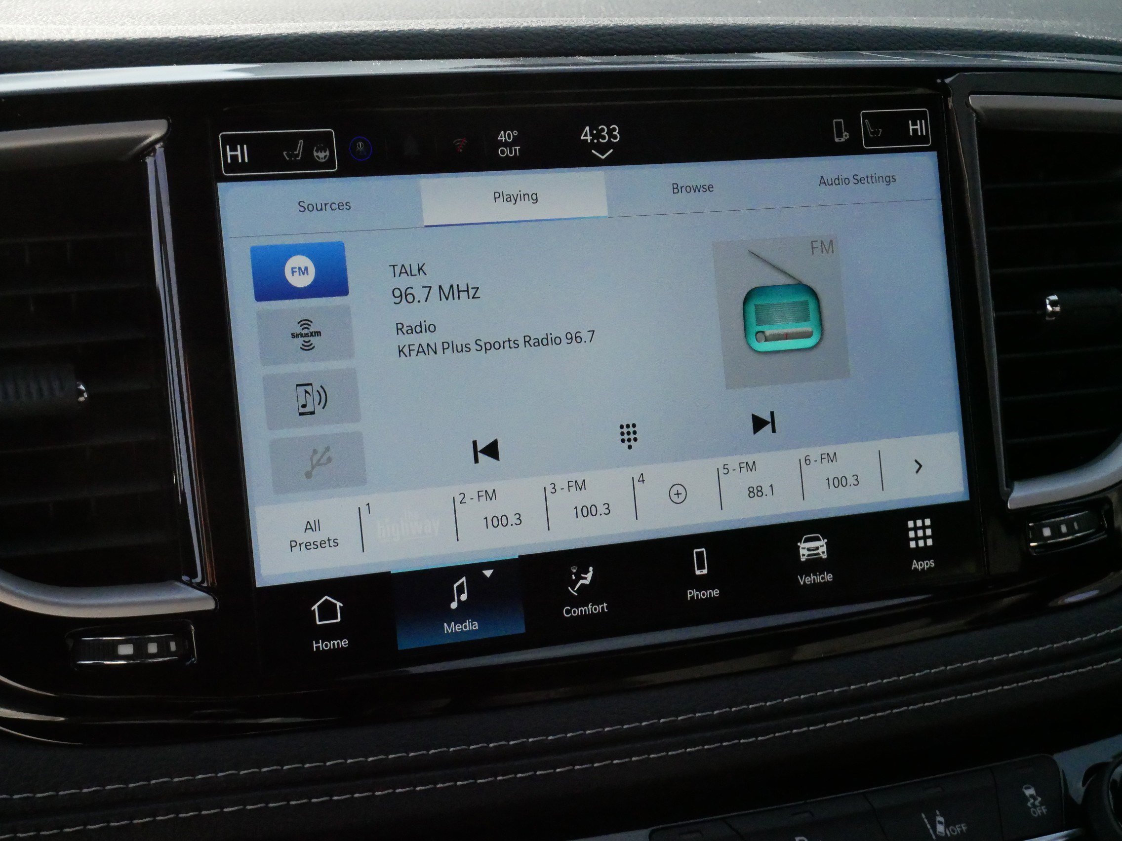 Used 2026 Chrysler Pacifica Select image 22