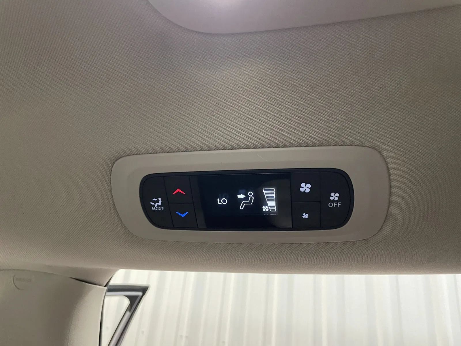 Used 2021 Chrysler Voyager Lxi FWD image 28