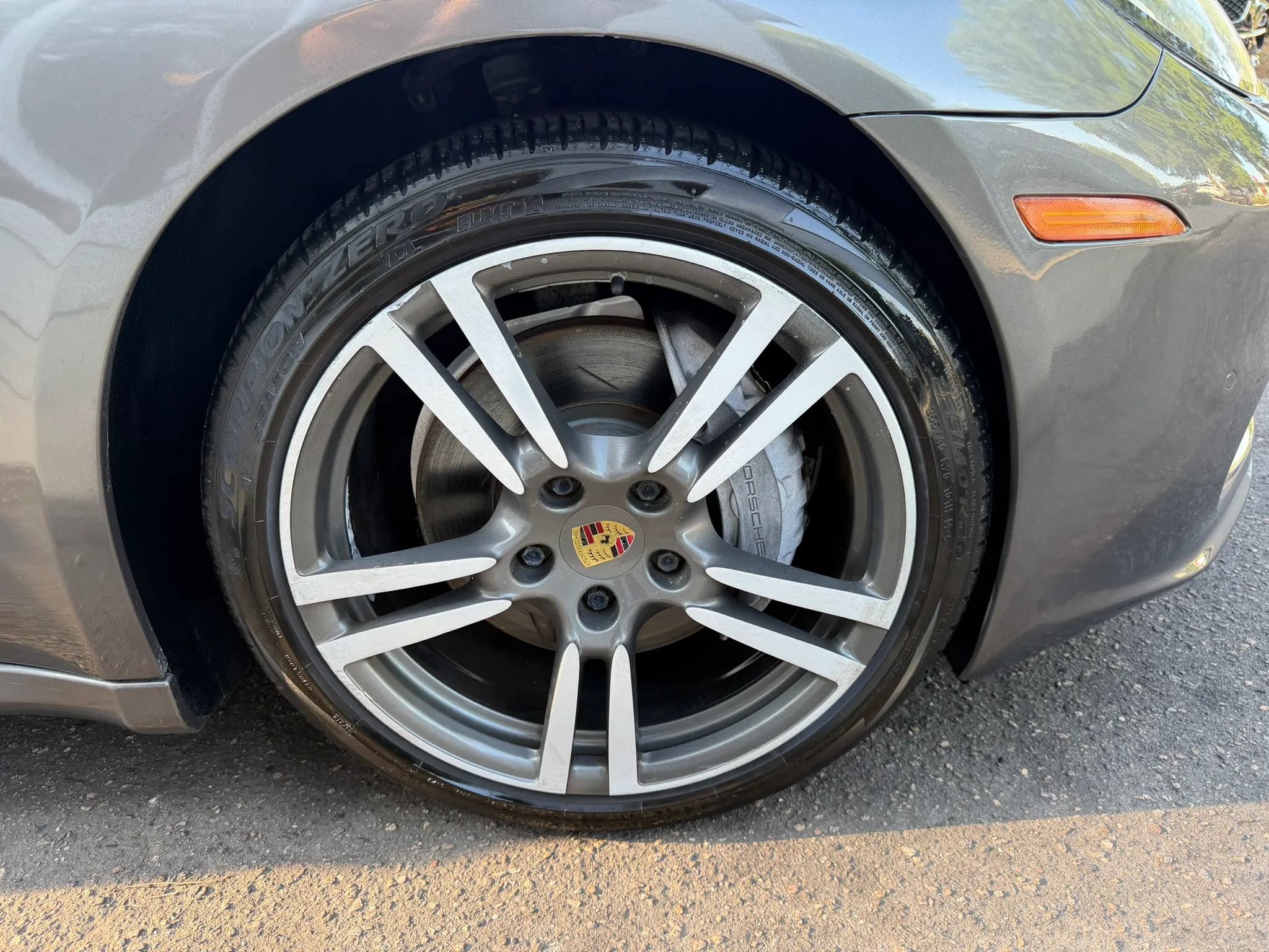 Used 2014 Porsche Panamera RWD image 39