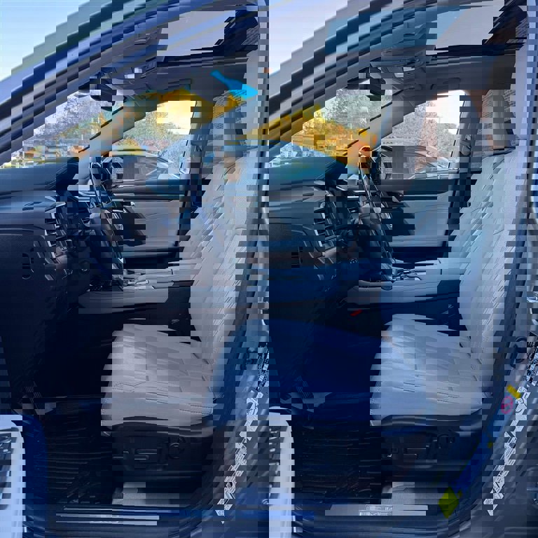 Used 2017 Lexus RX 450h AWD image 10