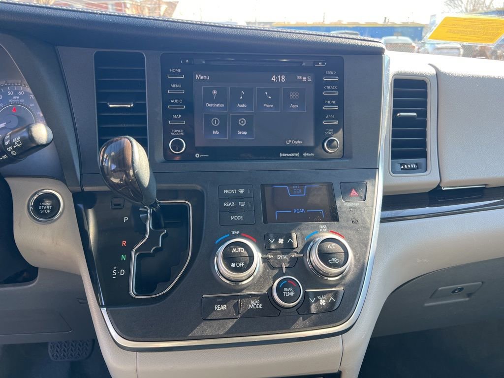 Used 2018 Toyota Sienna XLE w/ XLE Navigation Package image 18
