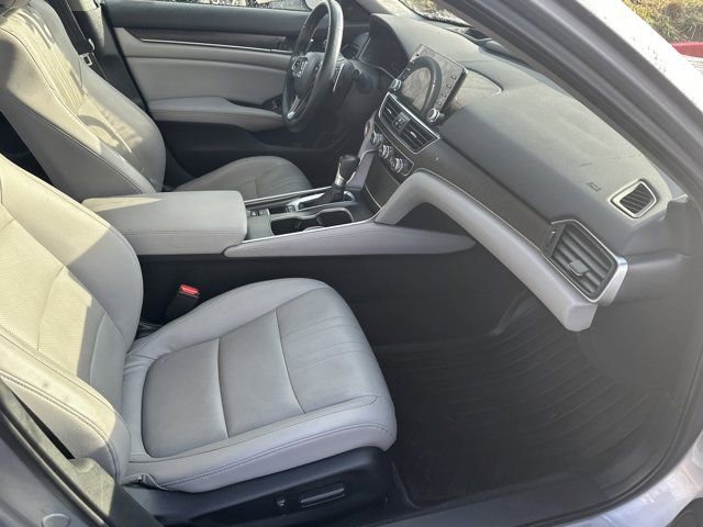 Used 2018 Honda Accord Touring image 15