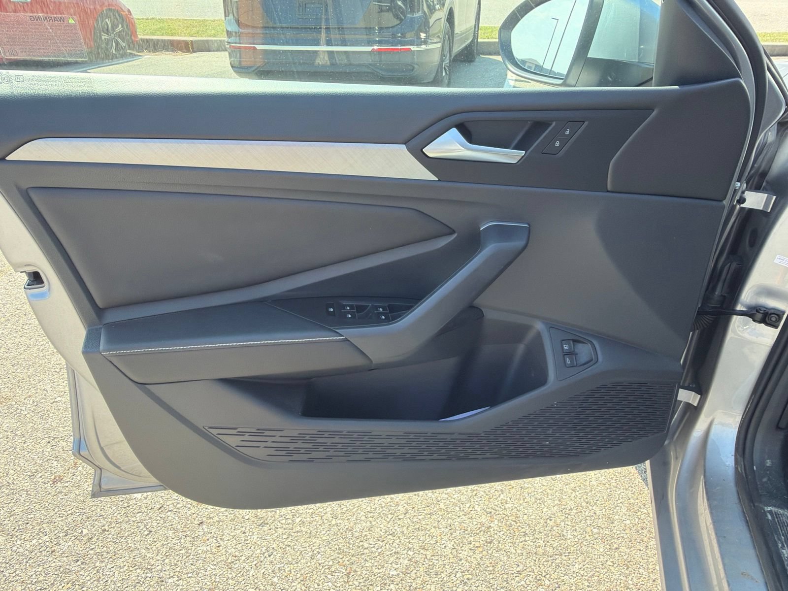 Certified 2023 Volkswagen Jetta SE FWD image 17