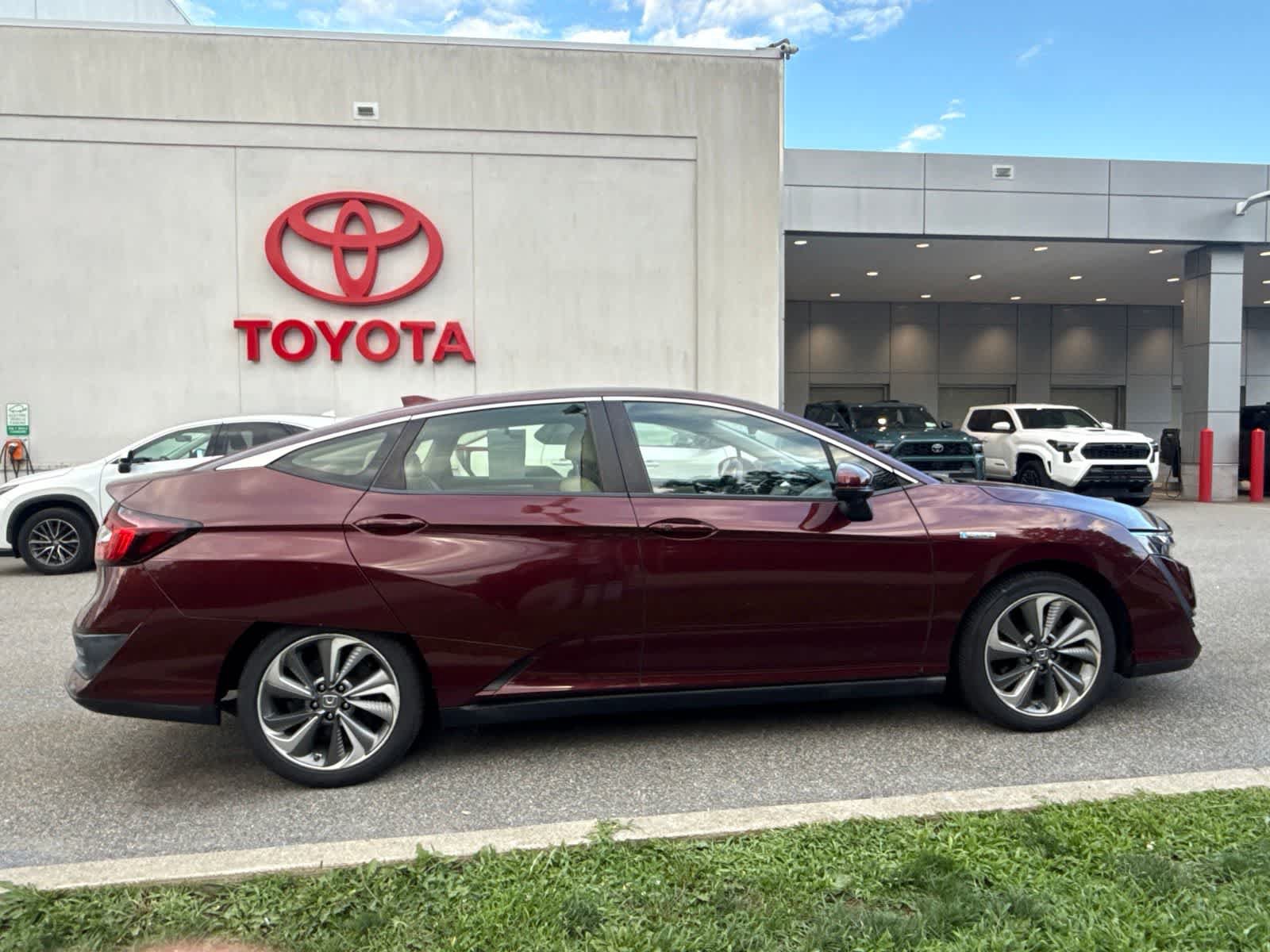 Used 2018 Honda Clarity Plug-In Hybrid image 5