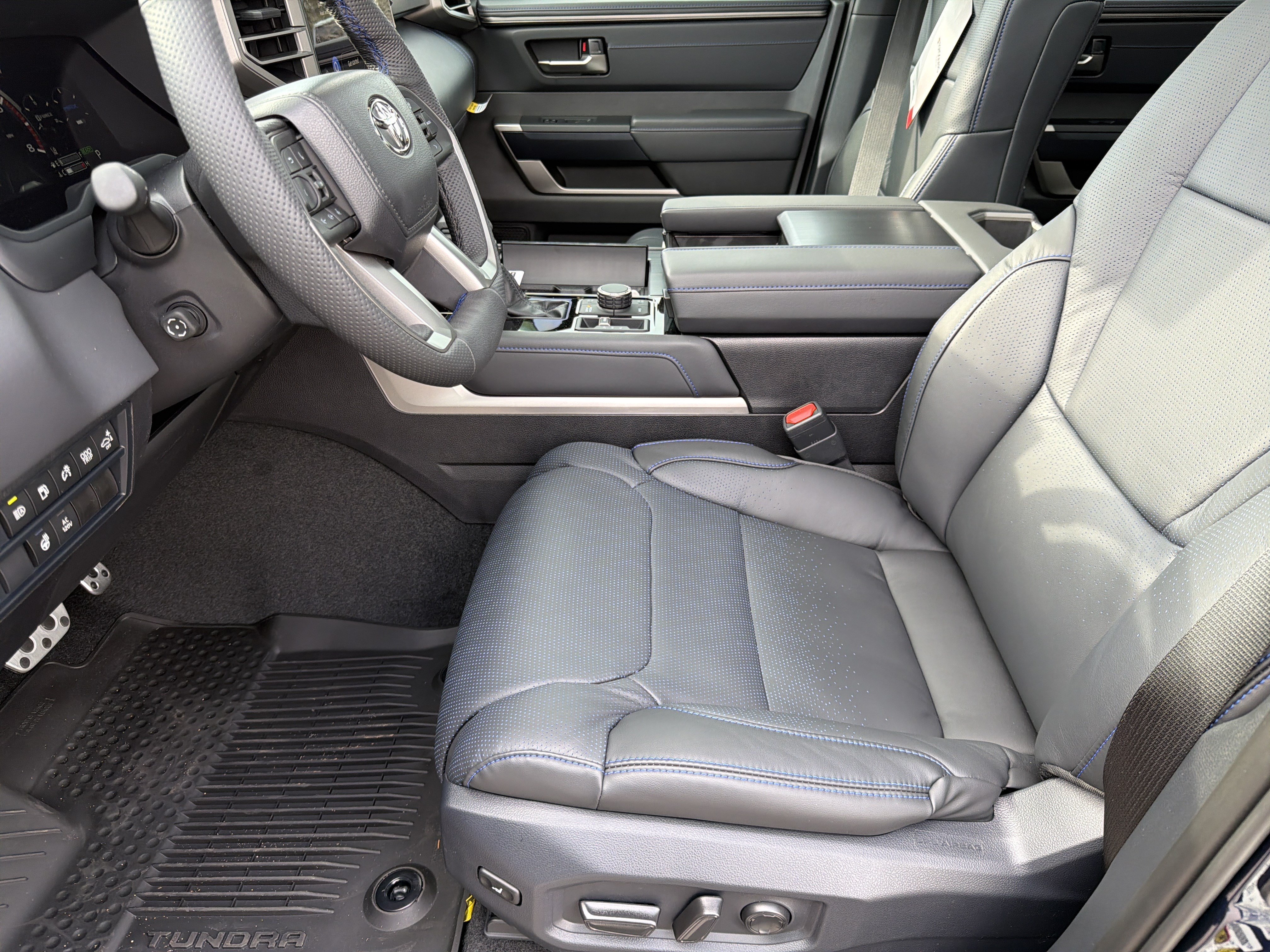 New 2026 Toyota Tundra Platinum w/ TRD Off-Road Package AWD/4WD image 19