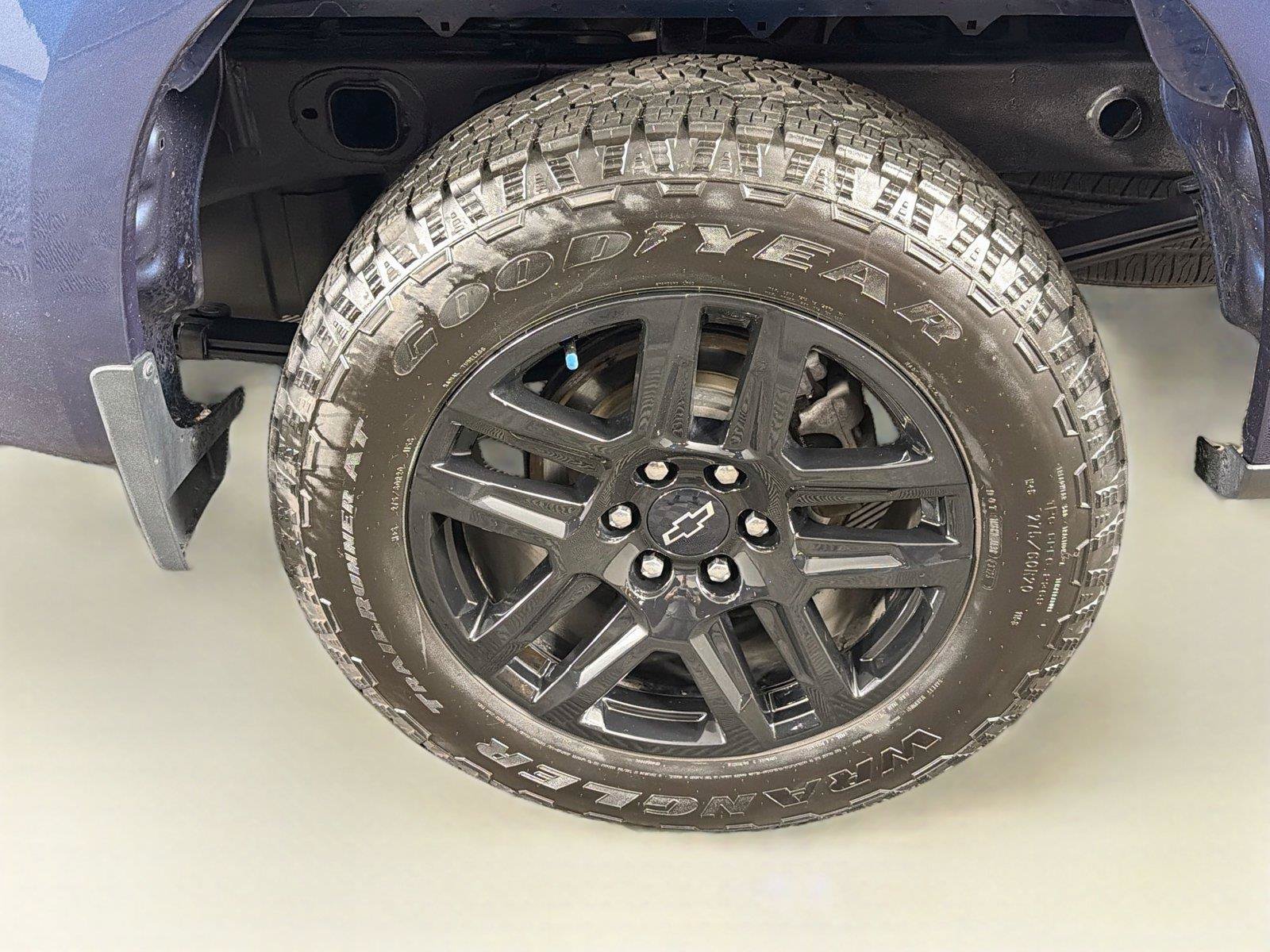 Used 2022 Chevrolet Silverado 1500 Custom AWD/4WD image 35