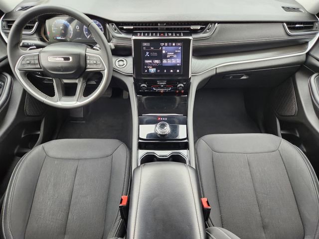 Certified 2023 Jeep Grand Cherokee Laredo AWD/4WD image 23