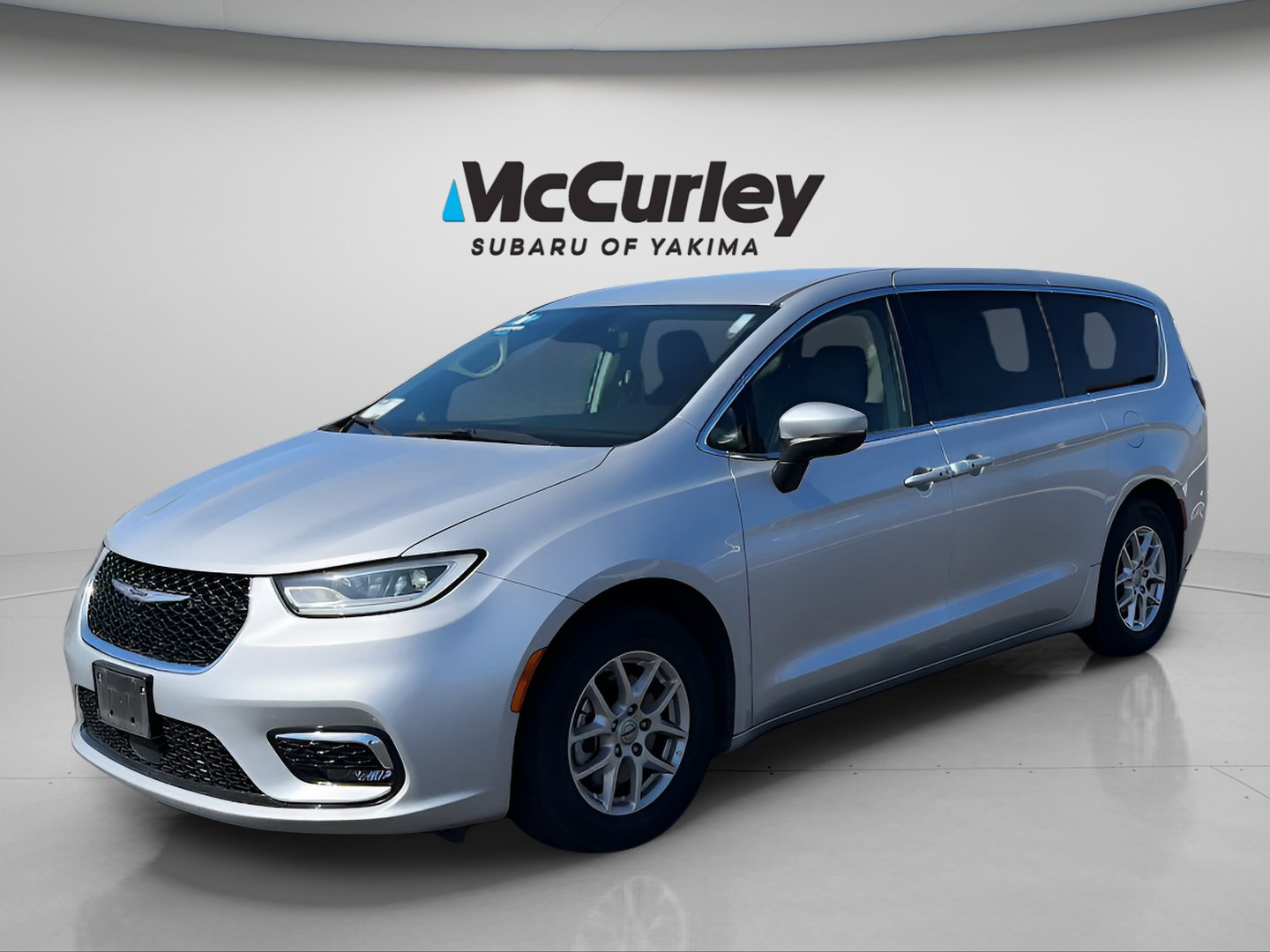 Used 2023 Chrysler Pacifica Touring-L
