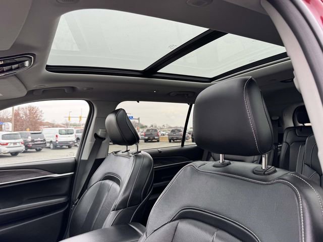 Used 2022 Jeep Grand Cherokee L Limited w/ Luxury Tech Group II image 17