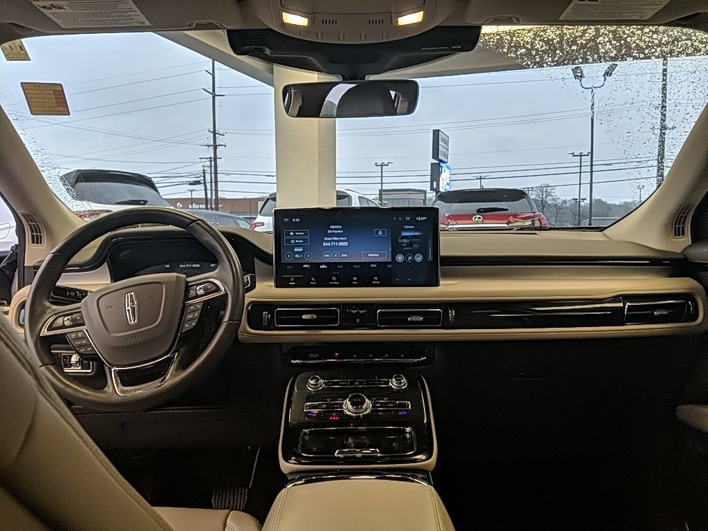 Certified 2023 Lincoln Nautilus FWD image 12