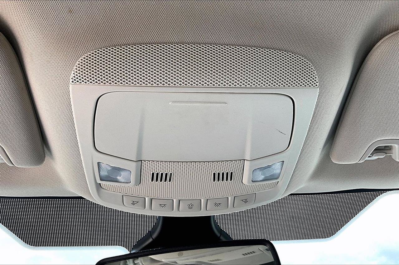 Used 2024 Ford Edge SEL AWD/4WD image 16