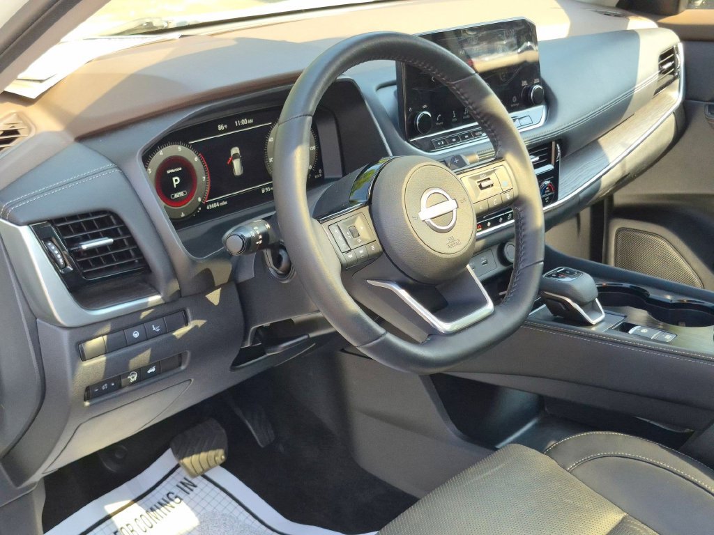 Certified 2023 Nissan Rogue Platinum w/ Platinum Premium Package AWD/4WD image 13