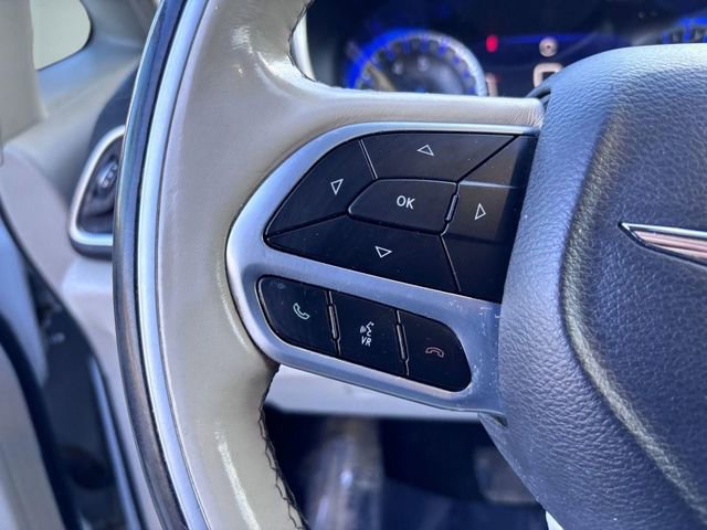 Used 2020 Chrysler Pacifica Limited image 18