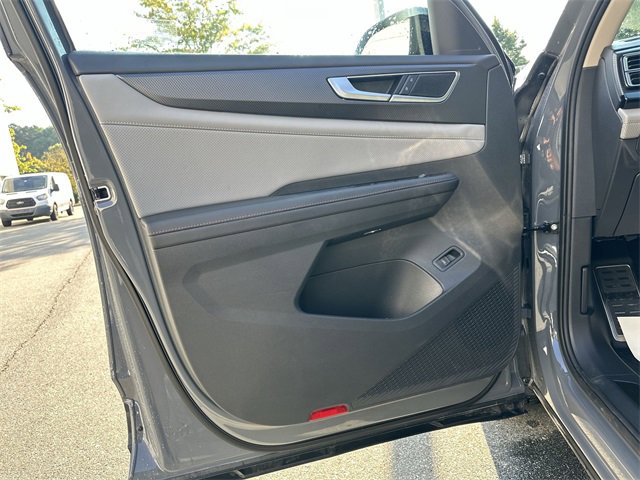 New 2025 Volkswagen Atlas Peak Edition SE image 13