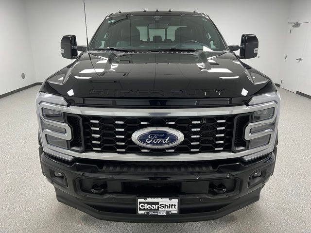 Used 2025 Ford F450 Platinum w/ FX4 Off-Road Package image 3