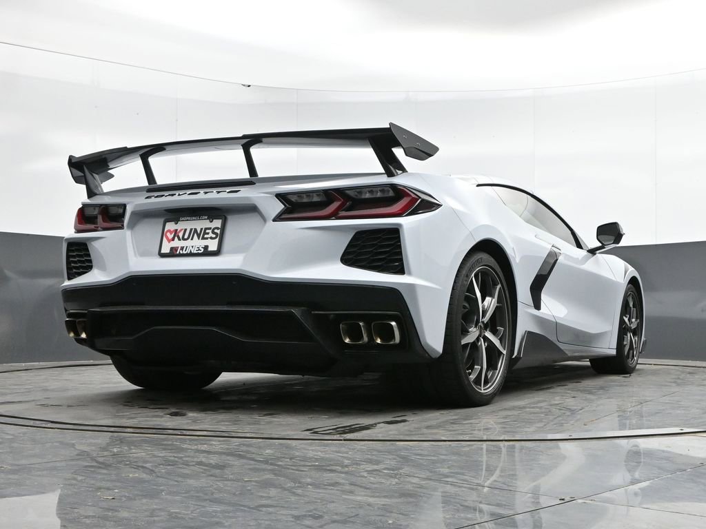 Used 2022 Chevrolet Corvette Stingray Premium Cpe w/ Z51 Performance Package RWD image 32