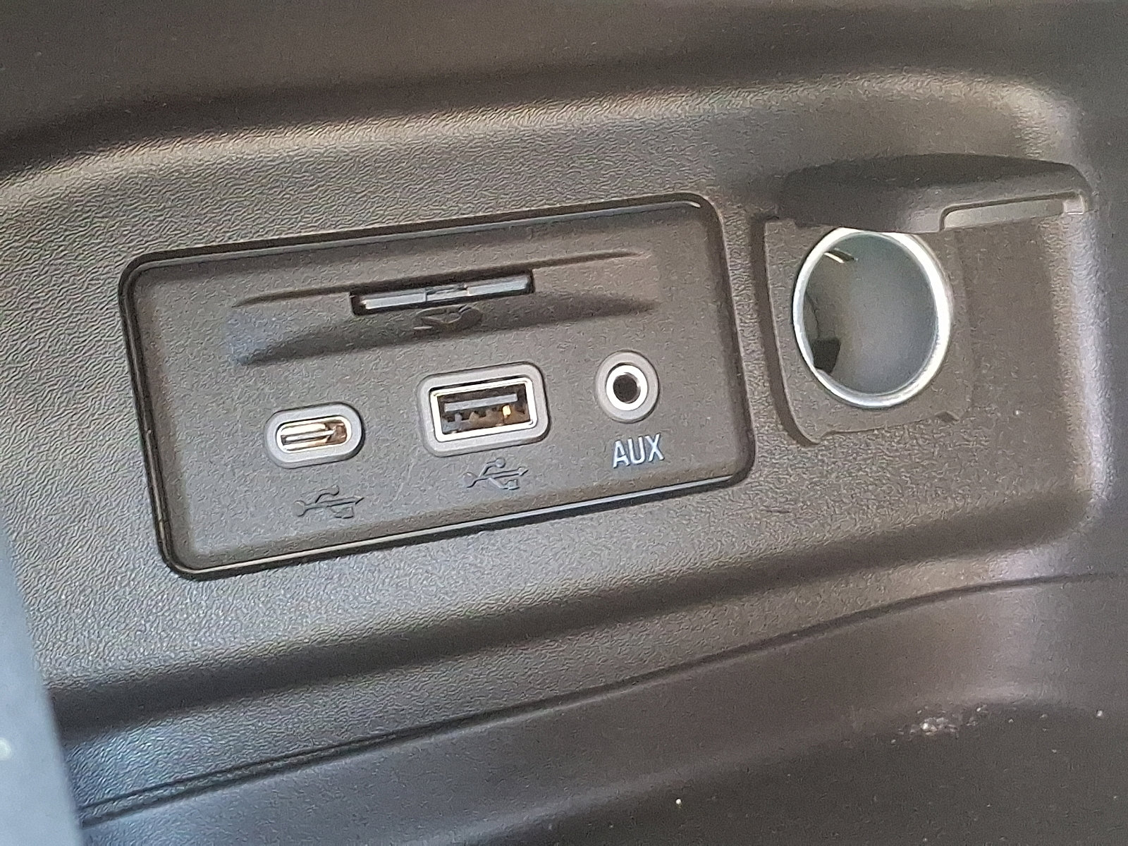 Certified 2022 Chevrolet Equinox RS w/ Infotainment Package image 24