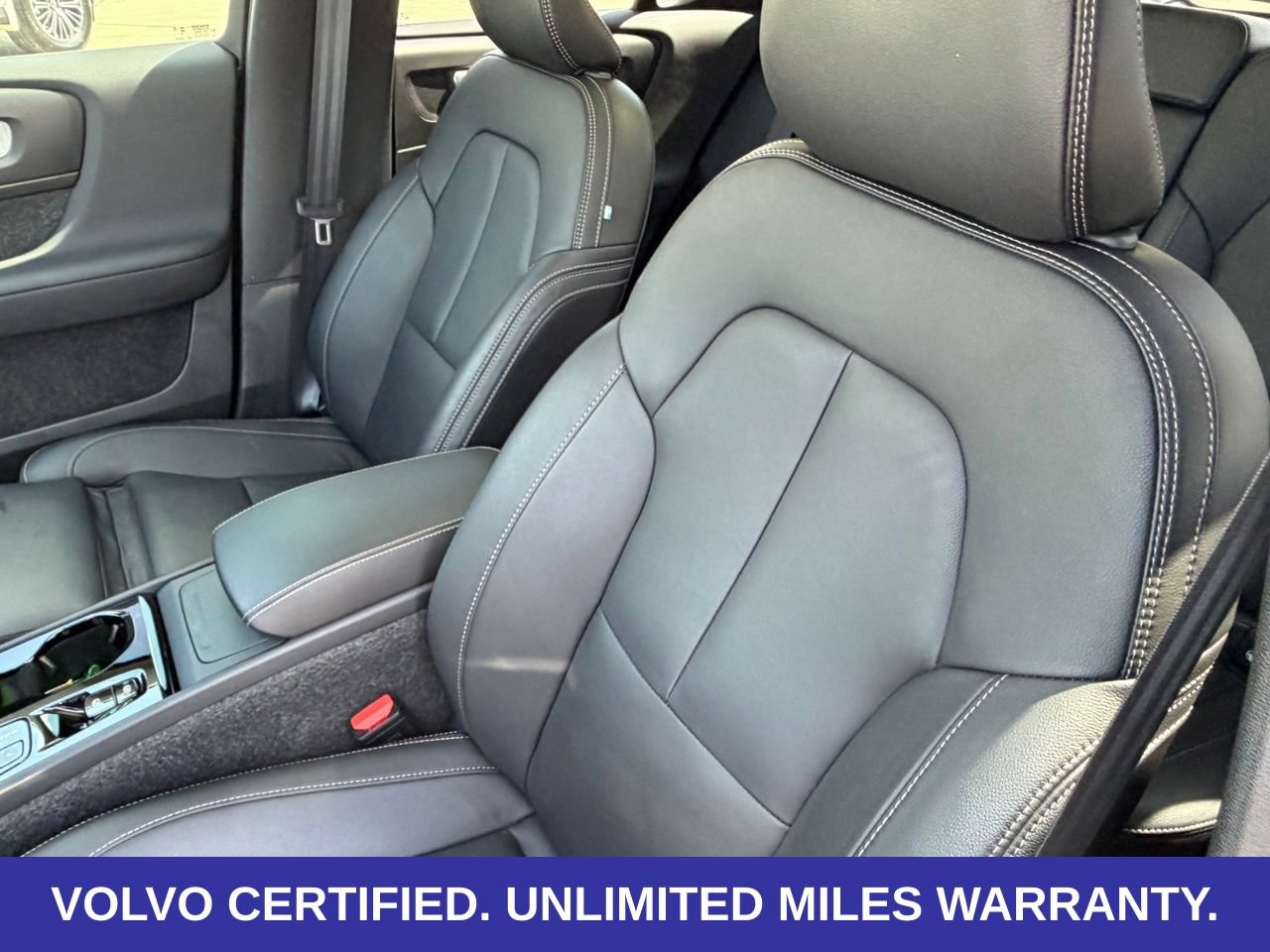 Certified 2026 Volvo XC40 B5 Plus AWD/4WD image 28