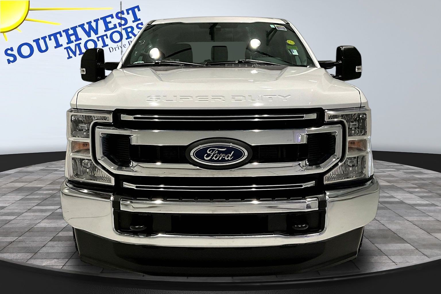 Used 2021 Ford F250 XLT AWD/4WD image 2