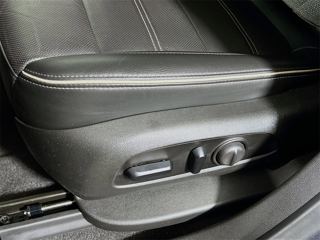 Used 2021 GMC Acadia Denali w/ Denali Ultimate Package image 18