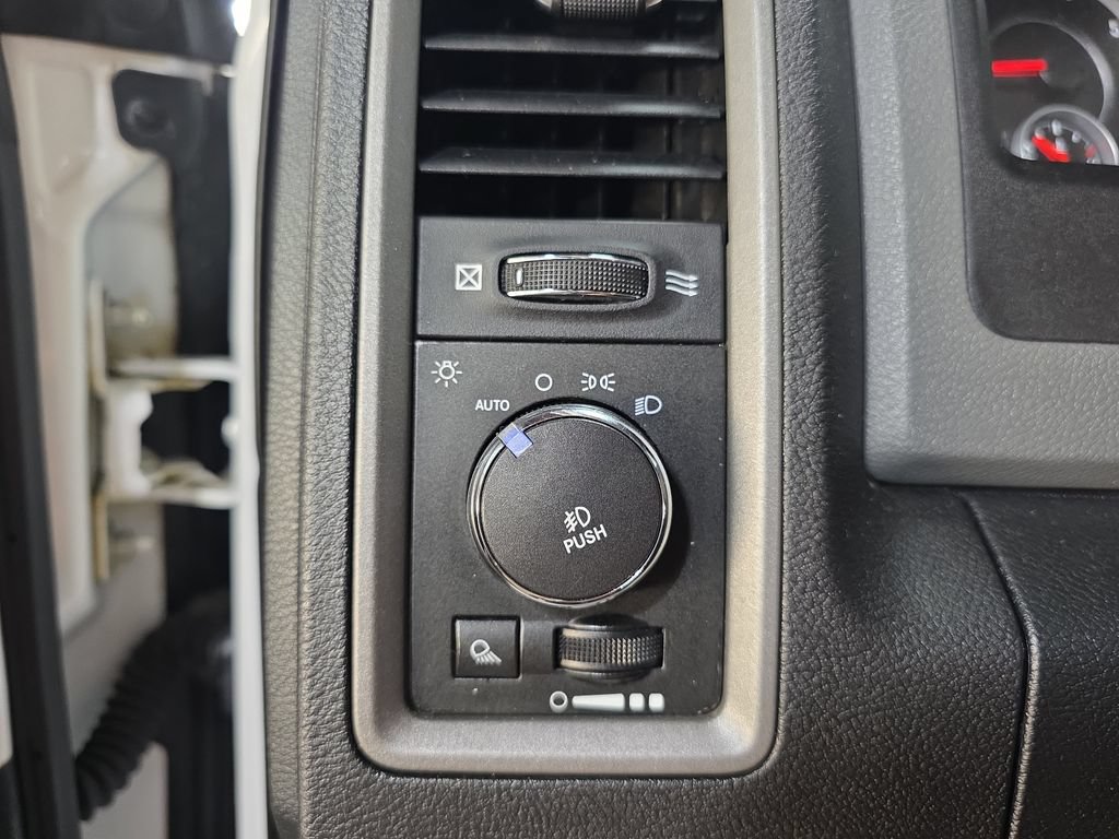 Used 2013 RAM 1500 Express AWD/4WD image 26