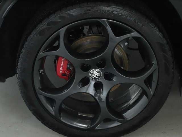 Used 2024 Alfa Romeo Stelvio Veloce image 12