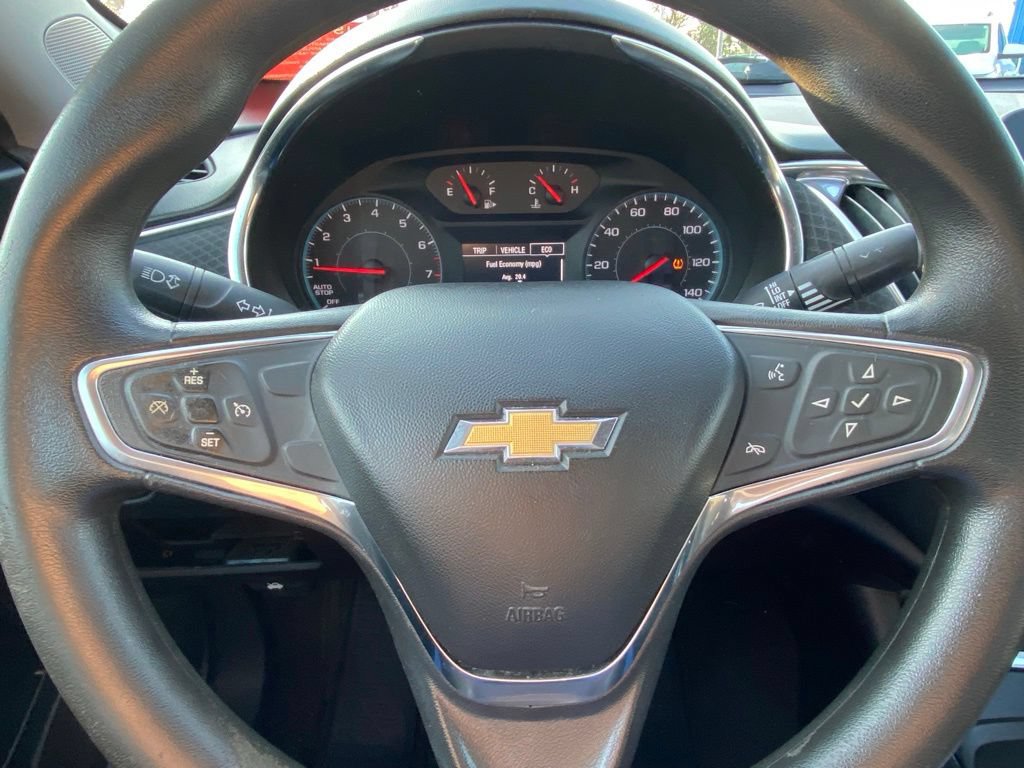 Used 2017 Chevrolet Malibu LT FWD image 21