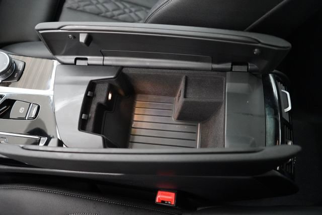 Used 2023 BMW 530e xDrive w/ Convenience Package image 24