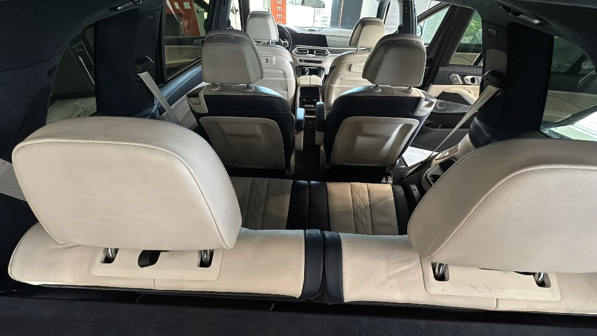 Used 2020 BMW X7 M50i w/ Dynamic Handling Package AWD/4WD image 31