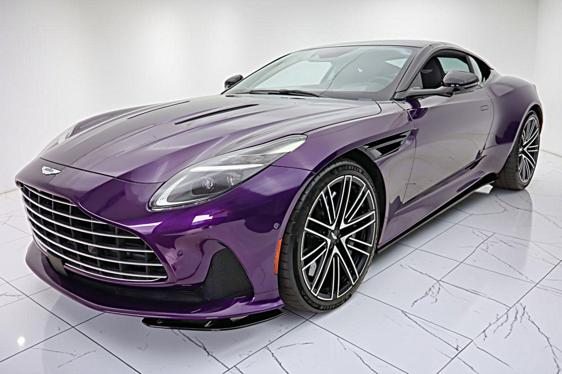 Used 2024 Aston Martin DB12 Coupe RWD image 16