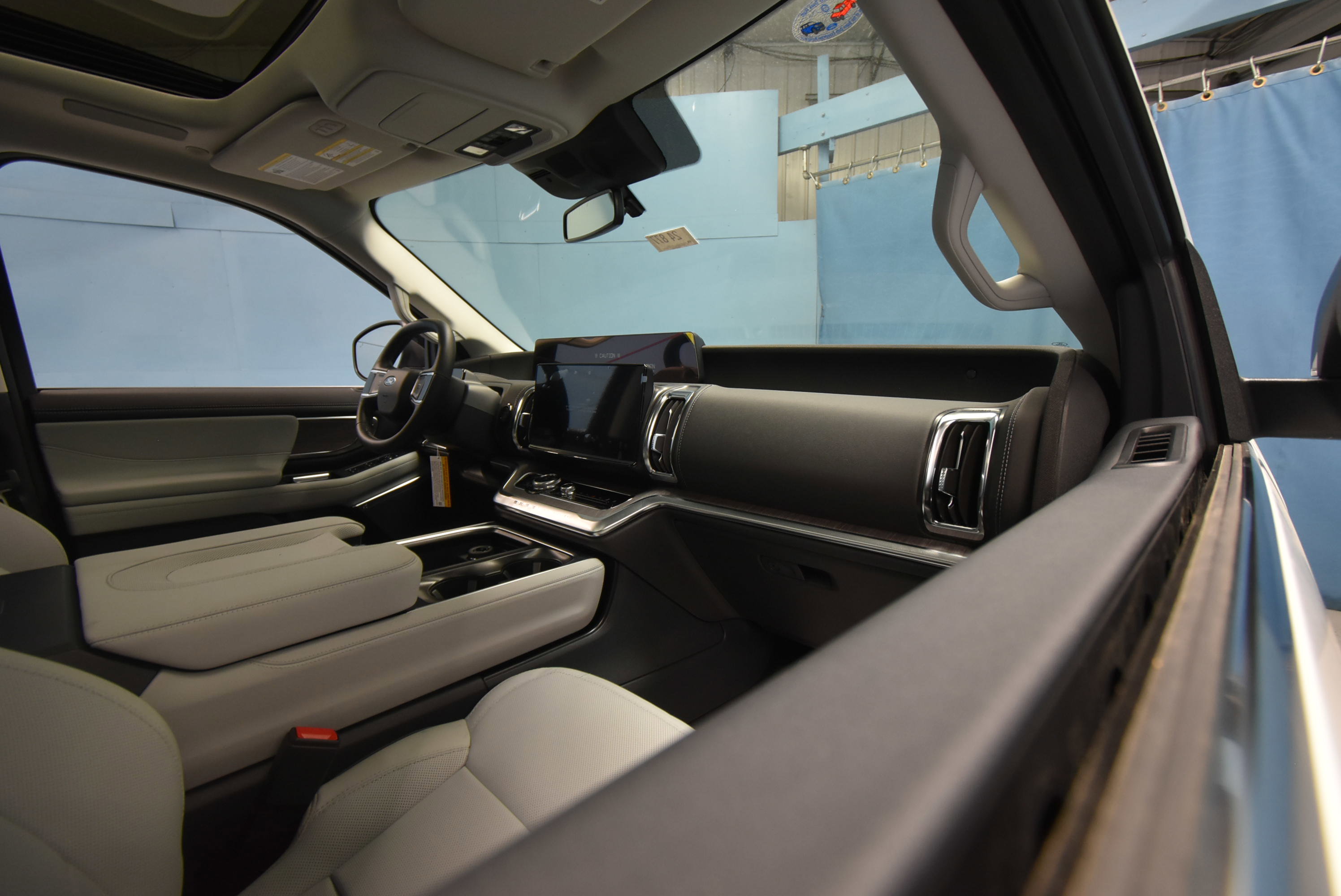 New 2026 Ford Expedition Max Platinum image 21