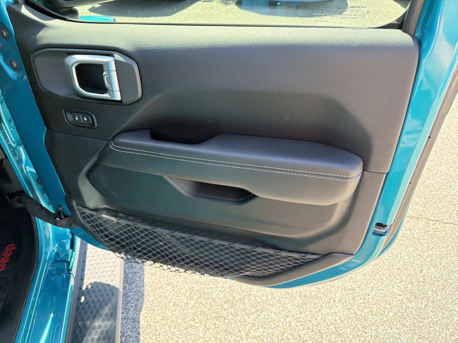 Used 2019 Jeep Wrangler Unlimited Sahara AWD/4WD image 15