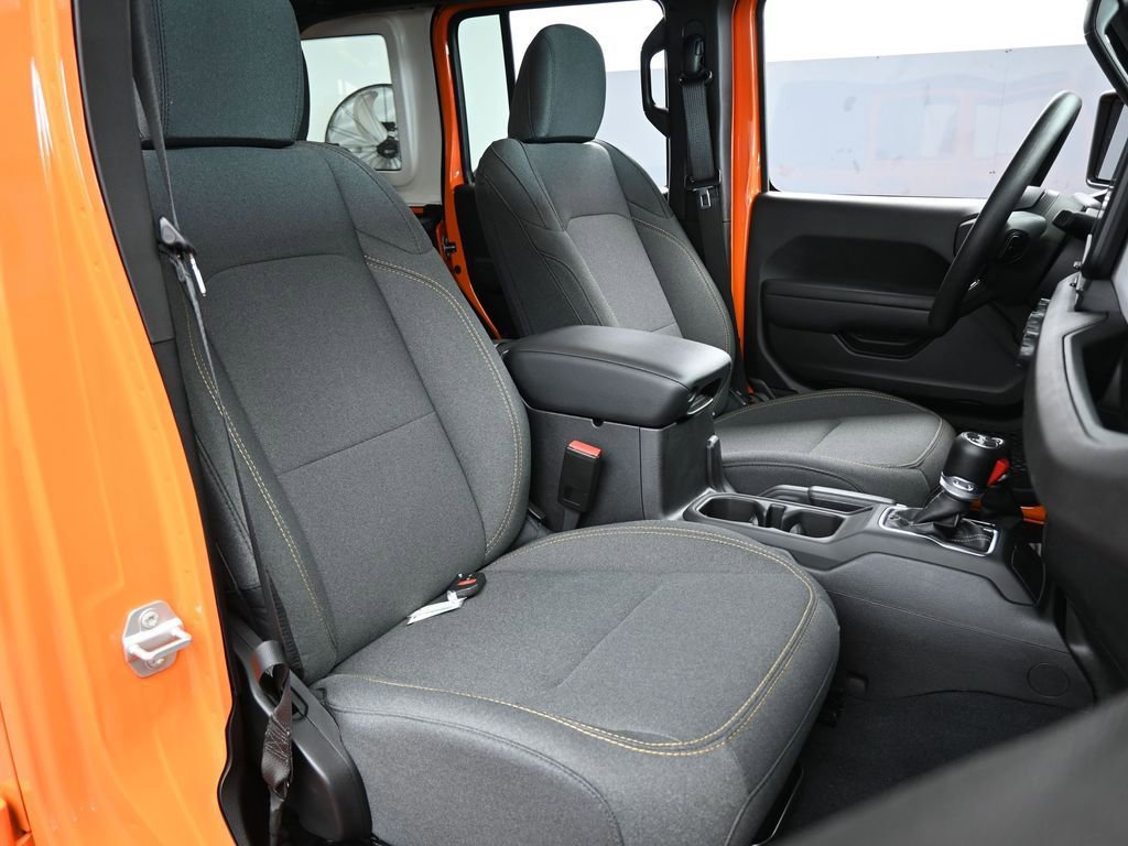 Used 2025 Jeep Wrangler Sport image 45