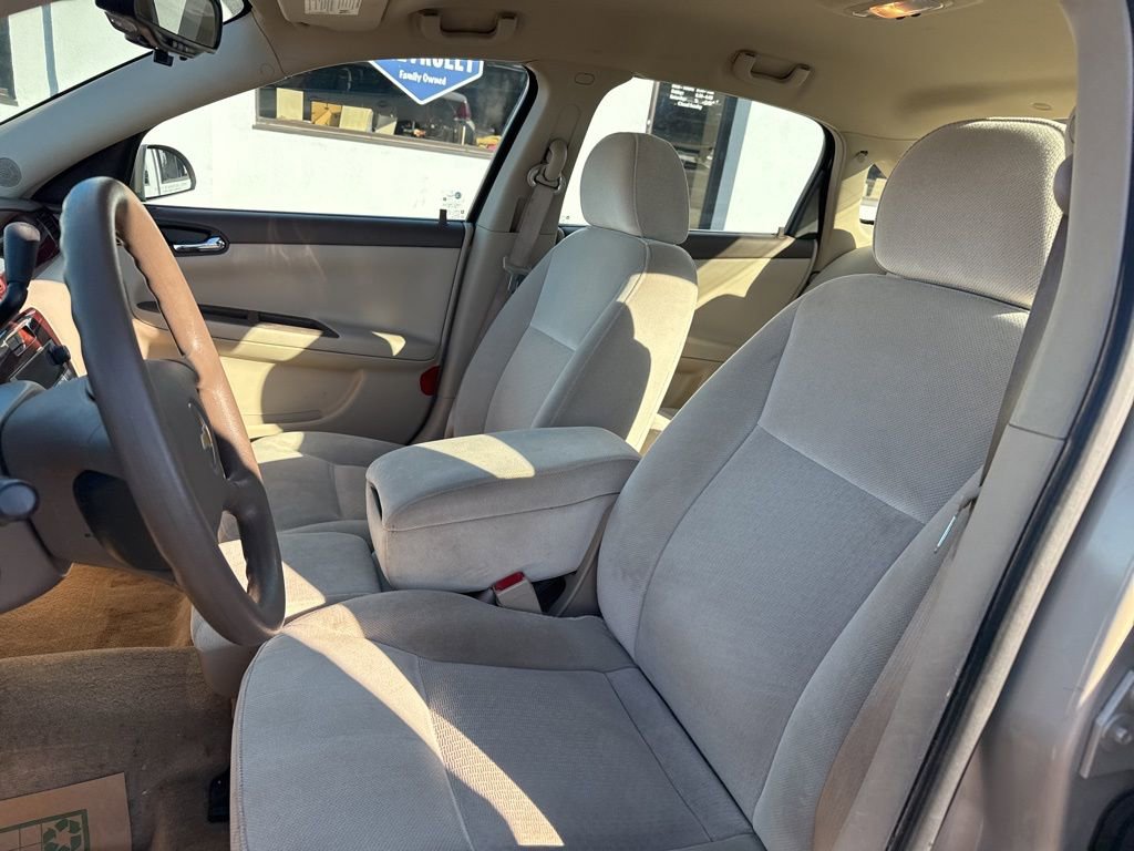 Used 2008 Chevrolet Impala LT image 23