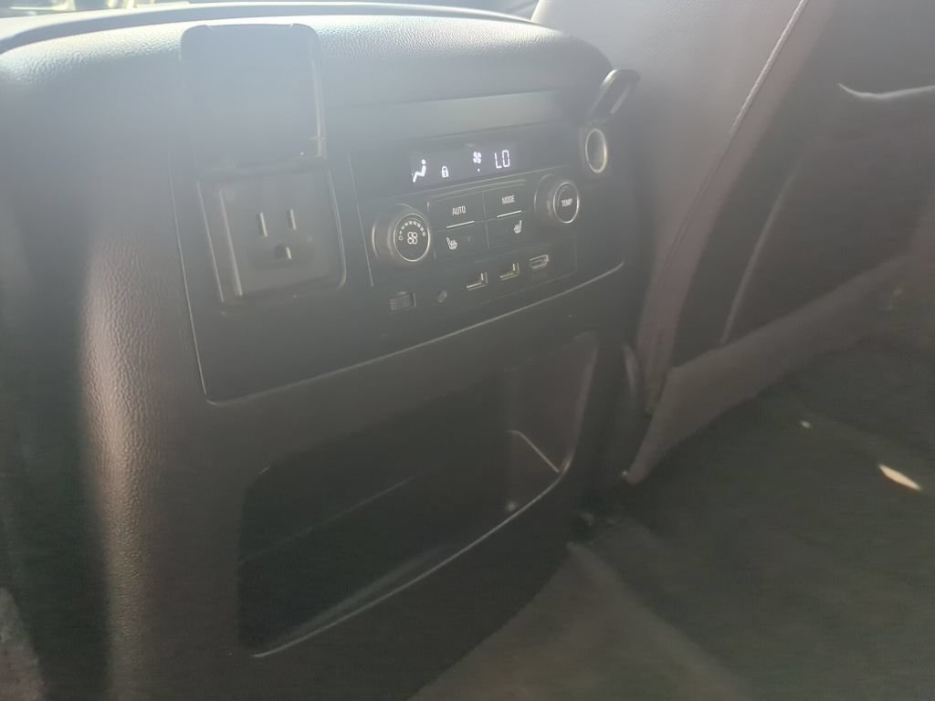 Used 2018 Chevrolet Tahoe LT AWD/4WD image 16