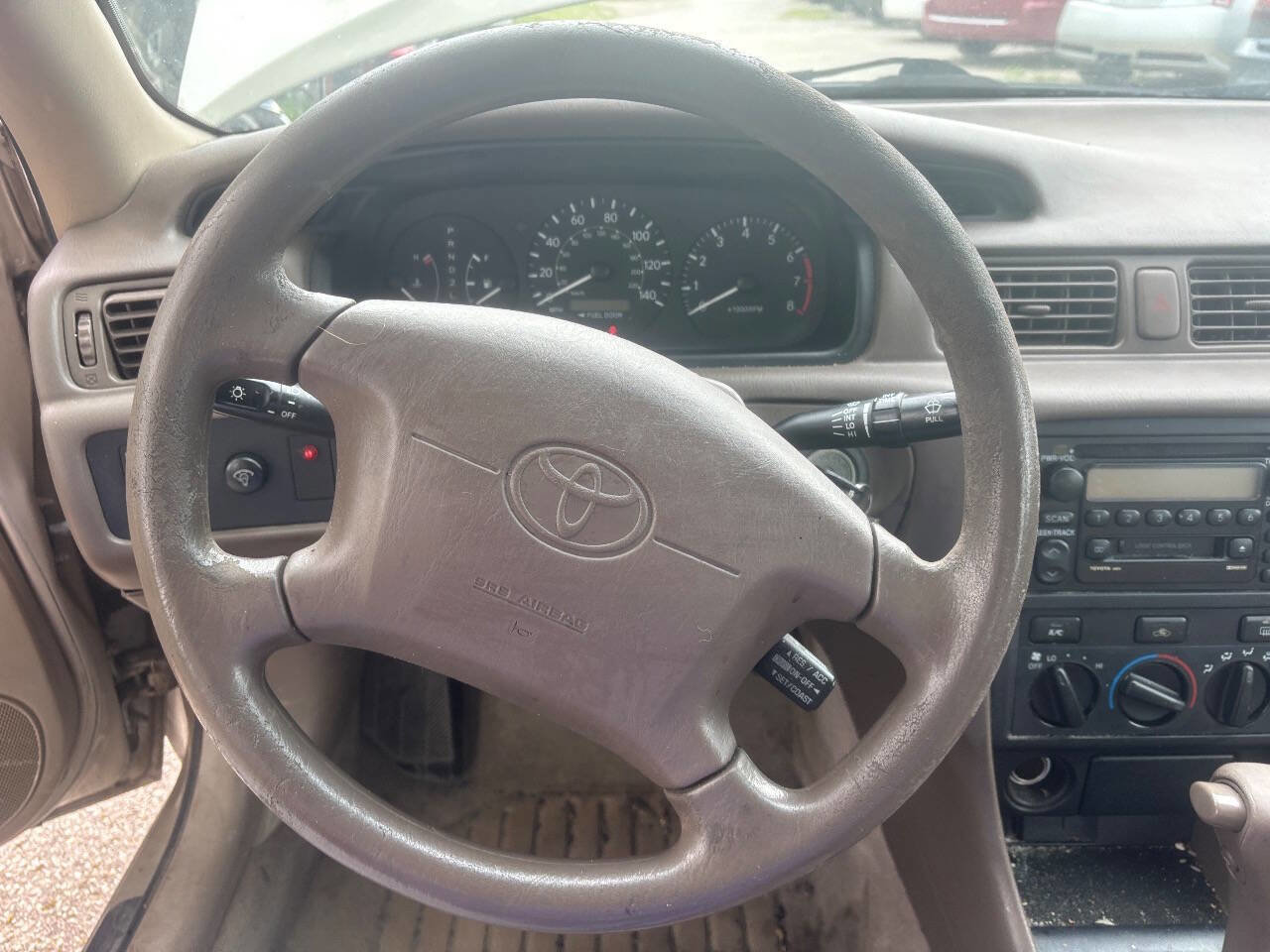 Used 2000 Toyota Camry LE FWD image 10