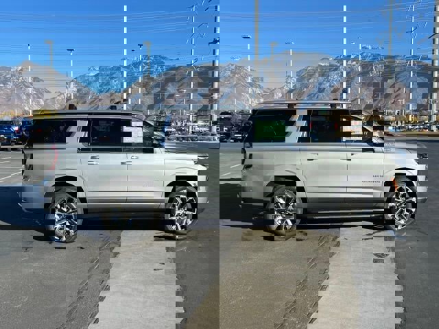 New 2026 Chevrolet Suburban High Country w/ Sun And Tow Package image 32