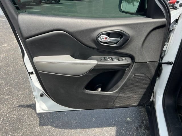 Used 2014 Jeep Cherokee Limited w/ Technology Group FWD image 28